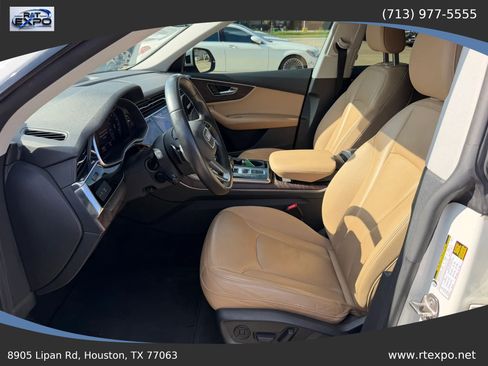 Used 2019 Audi Q8 Premium w/ Convenience Package AWD/4WD image 21