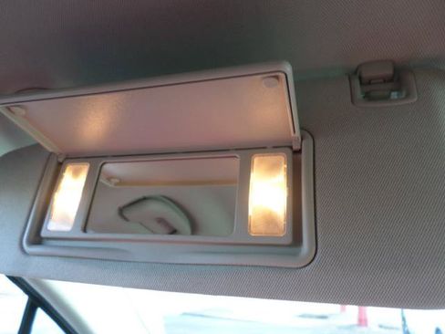 Used 2020 Buick Envision Essence image 29