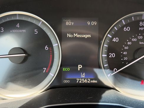 Used 2016 Lexus ES 350 w/ Luxury Package w/Wood Trim image 28