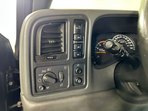 Used 2005 Chevrolet Silverado 3500 LT w/ Heavy-Duty Power Package image 19