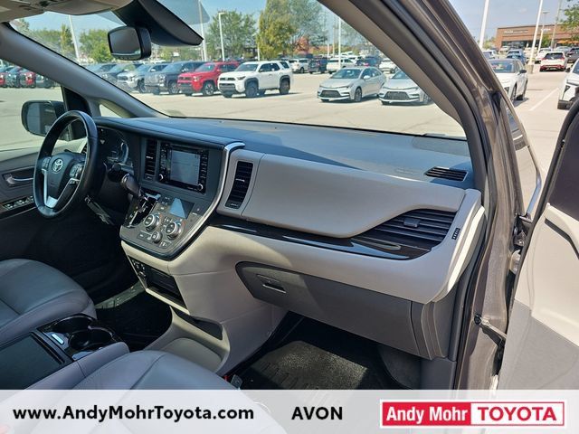 Used 2019 Toyota Sienna XLE w/ XLE Navigation Package FWD image 34