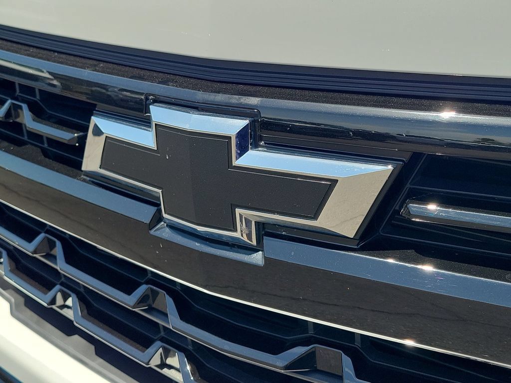 Used 2024 Chevrolet Silverado 1500 LT Trail Boss w/ Convenience Package II AWD/4WD image 32