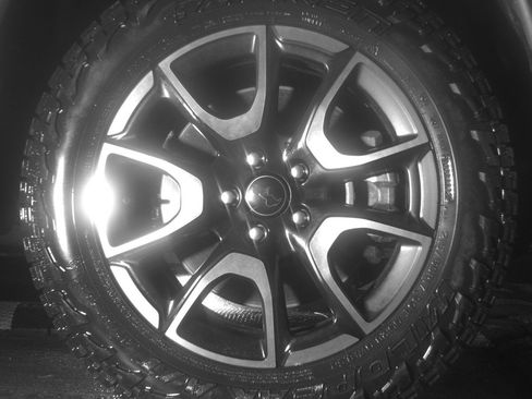 Used 2025 Jeep Compass Trailhawk AWD/4WD image 13