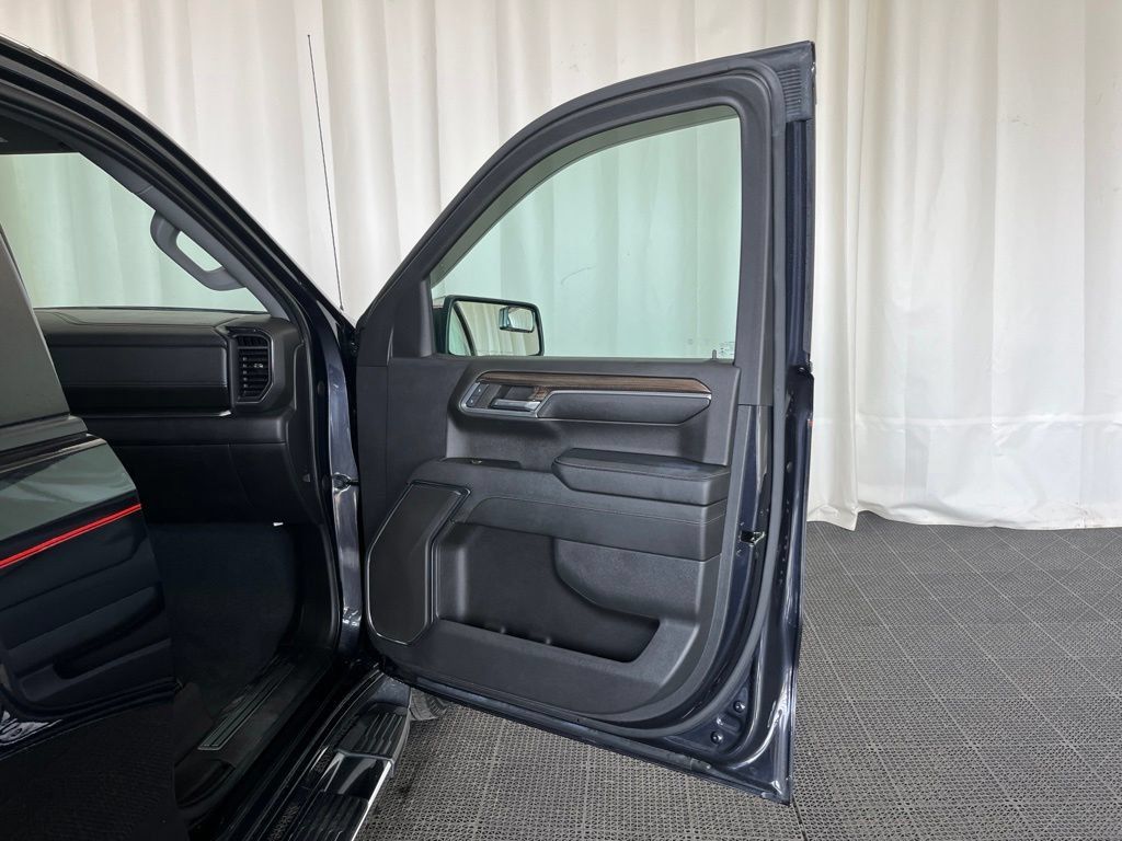 Used 2023 Chevrolet Silverado 1500 LT w/ Protection Package RWD image 18