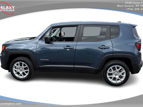 Used 2023 Jeep Renegade Latitude AWD/4WD image 8