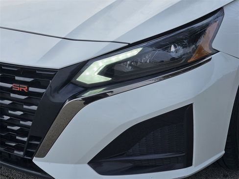 Used 2024 Nissan Altima 2.5 SR image 5