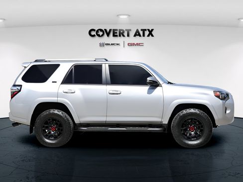 Used 2024 Toyota 4Runner SR5 Premium w/ Moonroof Package AWD/4WD image 7