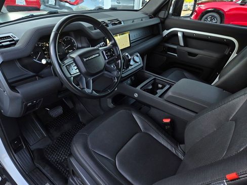 Used 2023 Land Rover Defender 90 X-Dynamic SE AWD/4WD image 12