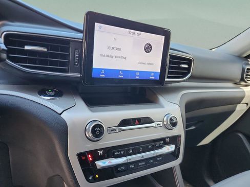 Used 2021 Ford Explorer XLT w/ Equipment Group 202A image 12