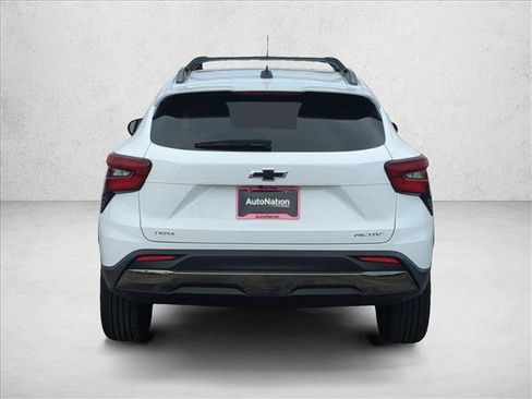 Used 2025 Chevrolet Trax ACTIV w/ Sunroof Package FWD image 7