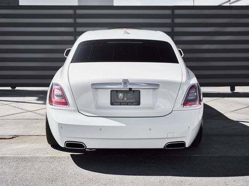 Used 2022 Rolls-Royce Ghost w/ Ghost Package image 16