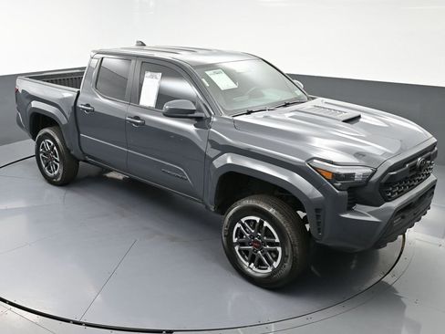 Used 2024 Toyota Tacoma TRD Sport image 40