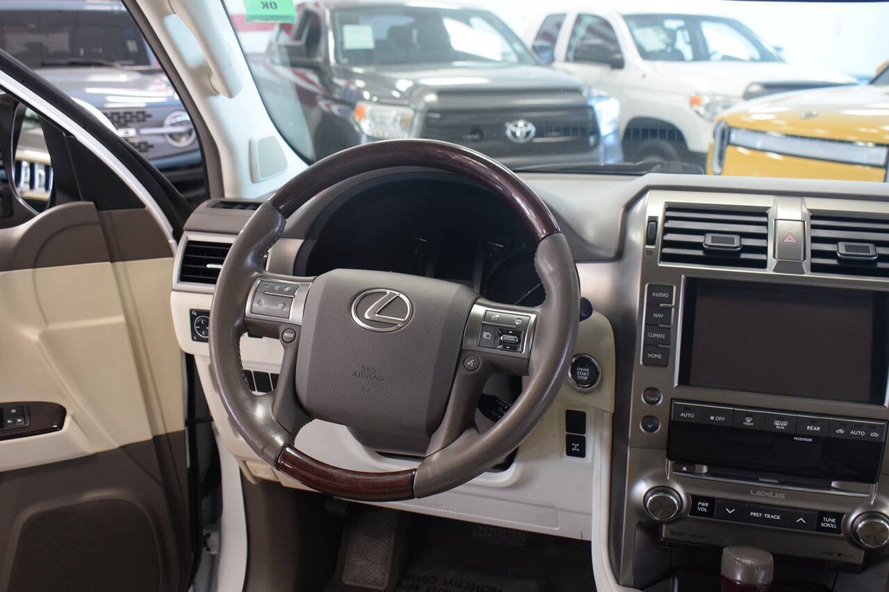 Used 2014 Lexus GX 460 w/ Premium Package AWD/4WD image 28