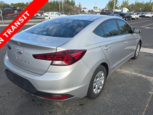 Used 2020 Hyundai Elantra SE image 3