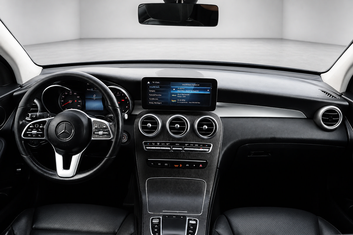Used 2021 Mercedes-Benz GLC 300 w/ Premium Package image 19