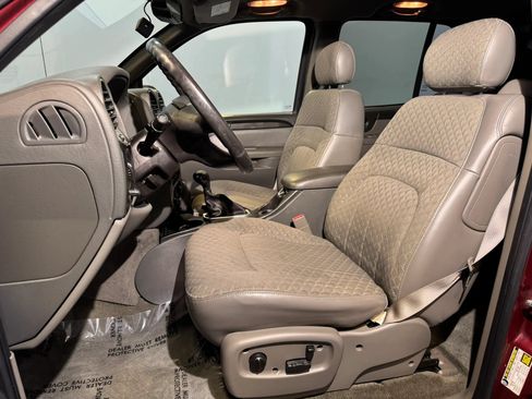 Used 2004 GMC Envoy XUV SLE w/ 1SB Preferred Equipment Group AWD/4WD image 11