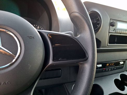 Used 2023 Mercedes-Benz Sprinter 2500 image 21