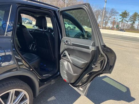 Used 2012 Porsche Cayenne S image 19