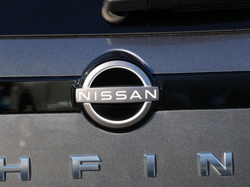 Used 2025 Nissan Pathfinder Platinum w/ Cargo Package image 5