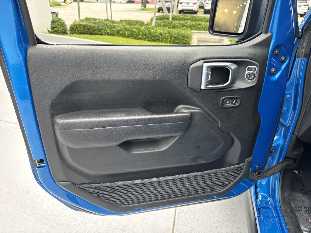 Used 2023 Jeep Gladiator Mojave AWD/4WD image 38