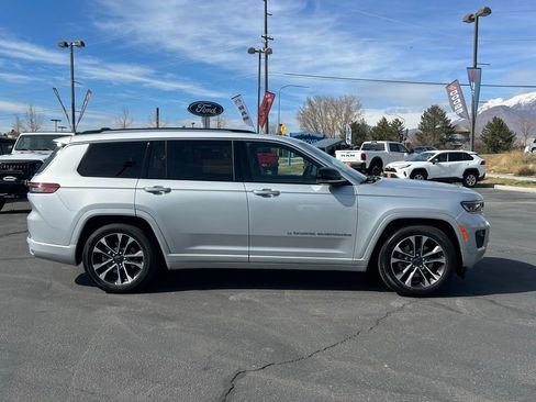 Used 2024 Jeep Grand Cherokee L Overland w/ Trailer Tow Package image 9