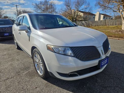 Used 2014 Lincoln MKT AWD w/ Equipment Group 201A image 8