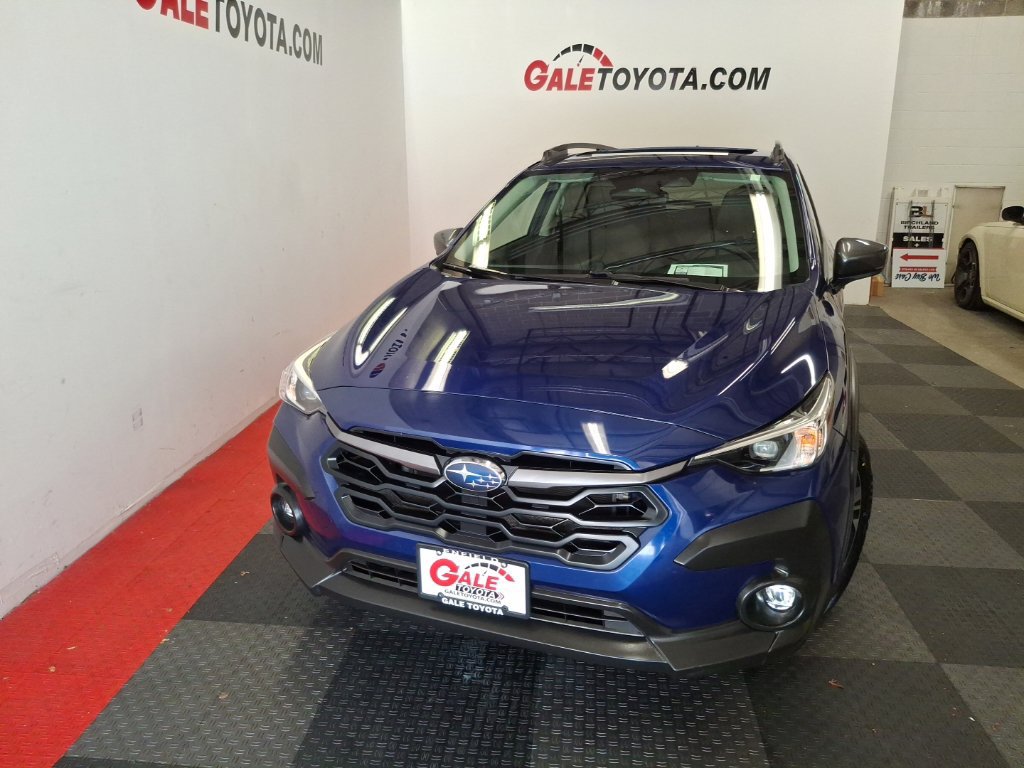 Used 2024 Subaru Crosstrek 2.0i Premium AWD/4WD image 3