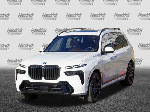 Used 2025 BMW X7 xDrive40i w/ M Sport Package image 5
