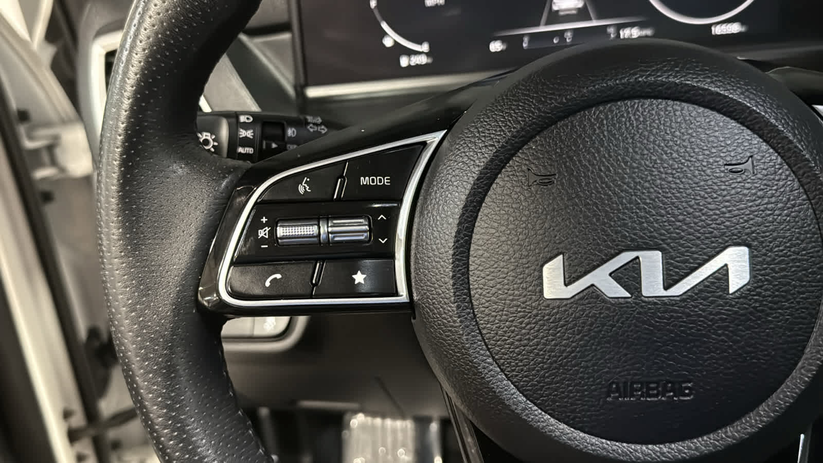 Used 2024 Kia Seltos SX AWD/4WD image 9