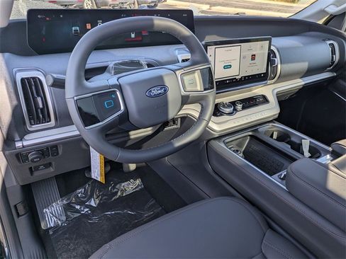 New 2025 Ford Expedition Max Active image 10