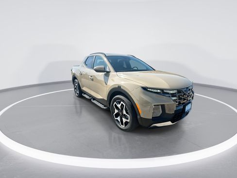Used 2024 Hyundai Santa Cruz Limited AWD/4WD image 2
