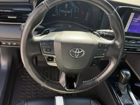 Used 2025 Toyota Camry SE w/ Convenience Package FWD image 18