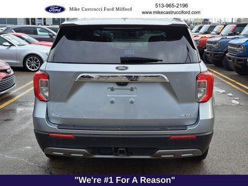 Certified 2022 Ford Explorer XLT w/ Equipment Group 202A image 4