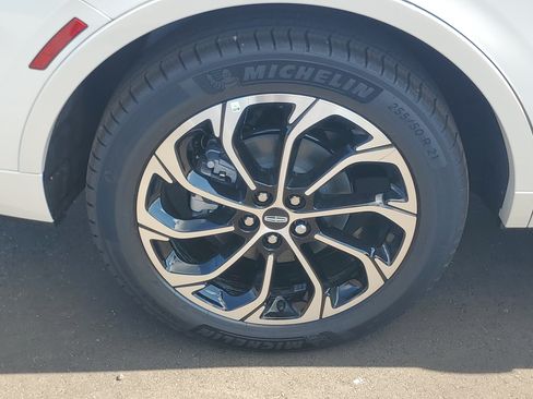 New 2026 Lincoln Nautilus Reserve AWD/4WD image 5
