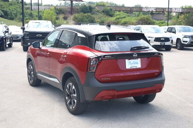 Used 2025 Nissan Kicks SR FWD image 7