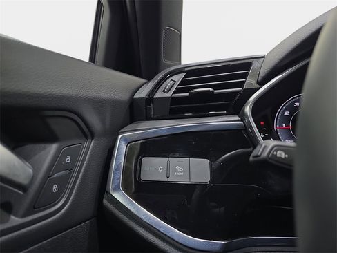 Certified 2025 Audi Q3 2.0T Premium Plus w/ Premium Plus Package image 29