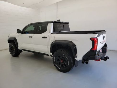 Used 2025 Toyota Tacoma TRD Pro AWD/4WD image 7