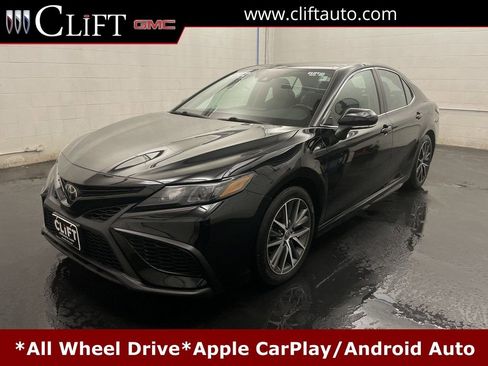 Used 2022 Toyota Camry SE w/ Convenience Package image 1