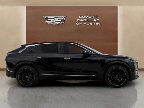 Used 2025 Cadillac Lyriq Luxury image 5