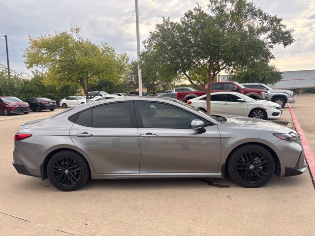 Used 2025 Toyota Camry SE w/ Convenience Package FWD image 4
