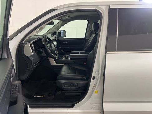 Used 2022 Toyota Tundra Limited w/ Power Package AWD/4WD image 16