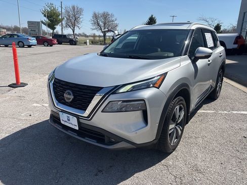 Used 2022 Nissan Rogue SL w/ SL Premium Package image 12