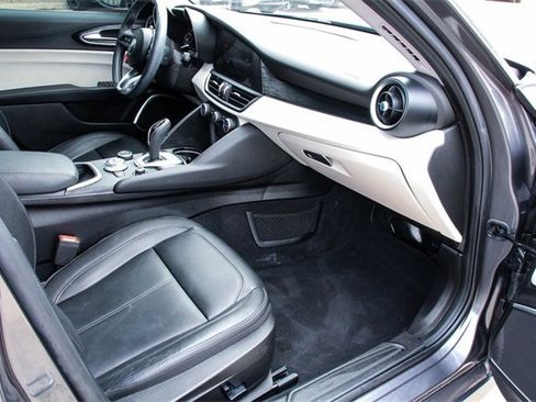 Used 2021 Alfa Romeo Giulia Sprint w/ Sun & Sound Package image 27