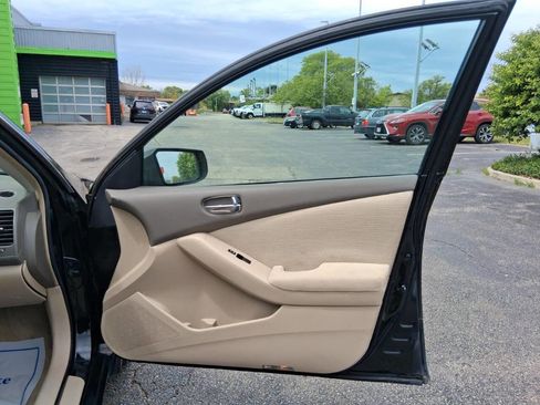 Used 2010 Nissan Altima Hybrid Sedan FWD image 13