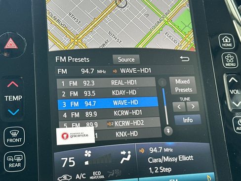 Used 2021 Toyota Prius Prime XLE w/ Carpet Mat Package (TMS) image 19