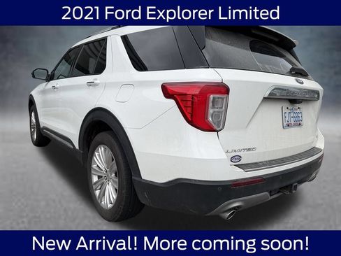 Used 2021 Ford Explorer Limited w/ Equipment Group 301A AWD/4WD image 3