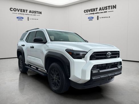 Used 2025 Toyota 4Runner SR5 RWD image 7