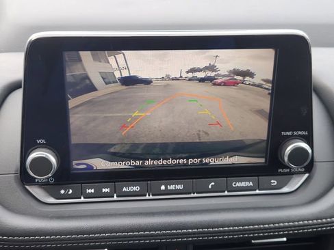 Used 2024 Nissan Rogue SV image 15