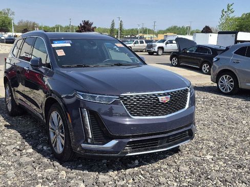 Used 2024 Cadillac XT6 Premium Luxury w/ Technology Package AWD/4WD image 2