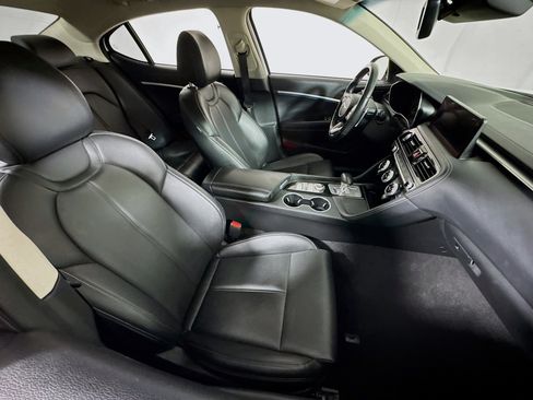 Used 2022 Genesis G70 2.0T image 27